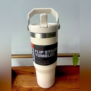 NWT Stanley Iceflow Flip Straw 30 oz Tumbler Cream beige